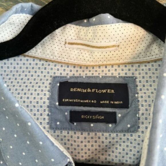 Denim & Flowers Ricky Singh Chambray Polka Dot Button Up Shirt Size Medium - Picture 3 of 11